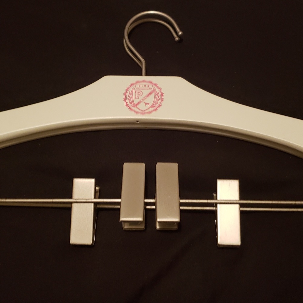 (Rare) Victoria Secret PINK hanger (2pk)